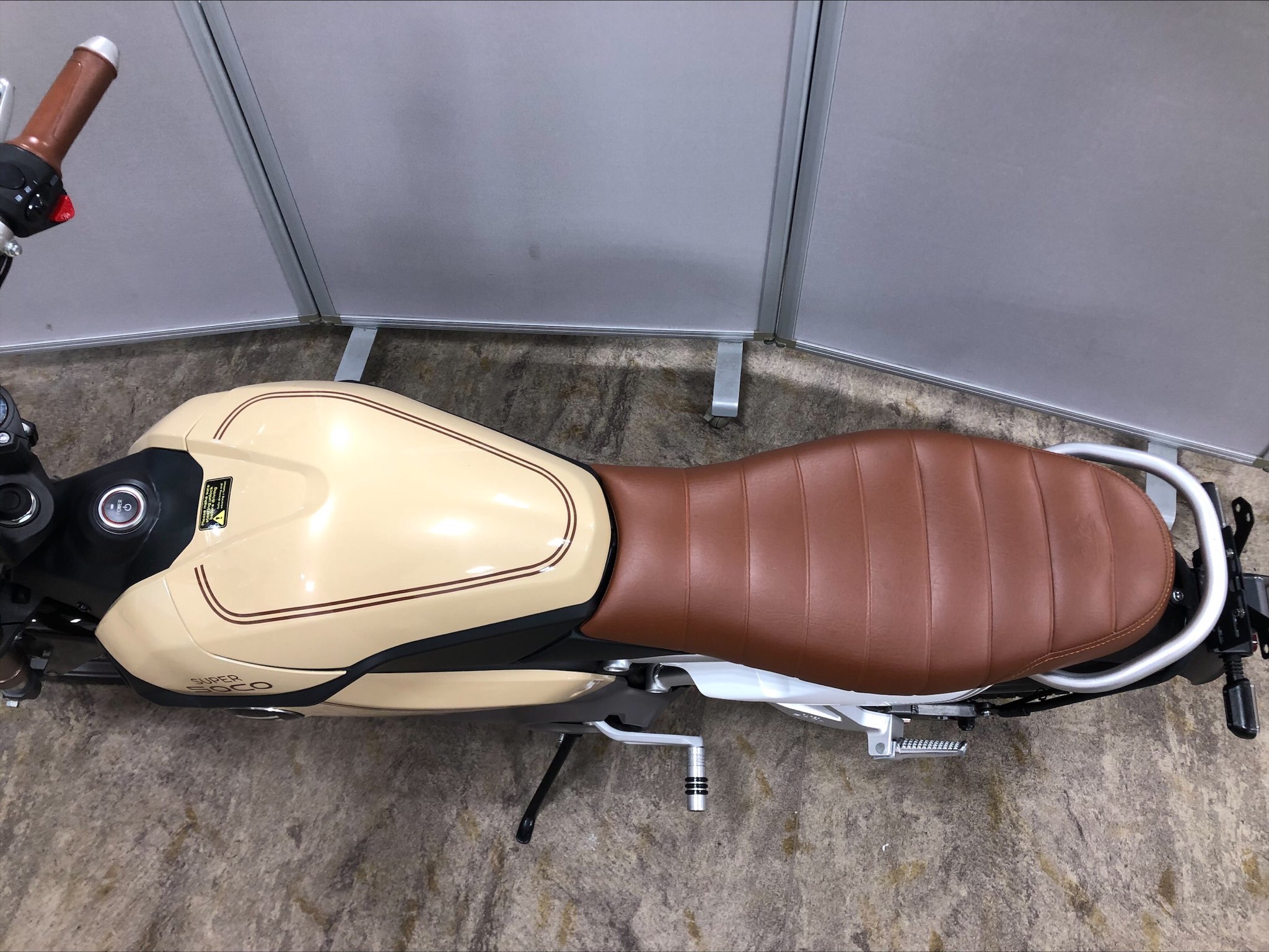 ご成約済み】認定中古車両 SUPER SOCO TC 1バッテリー 2020年 カーキー