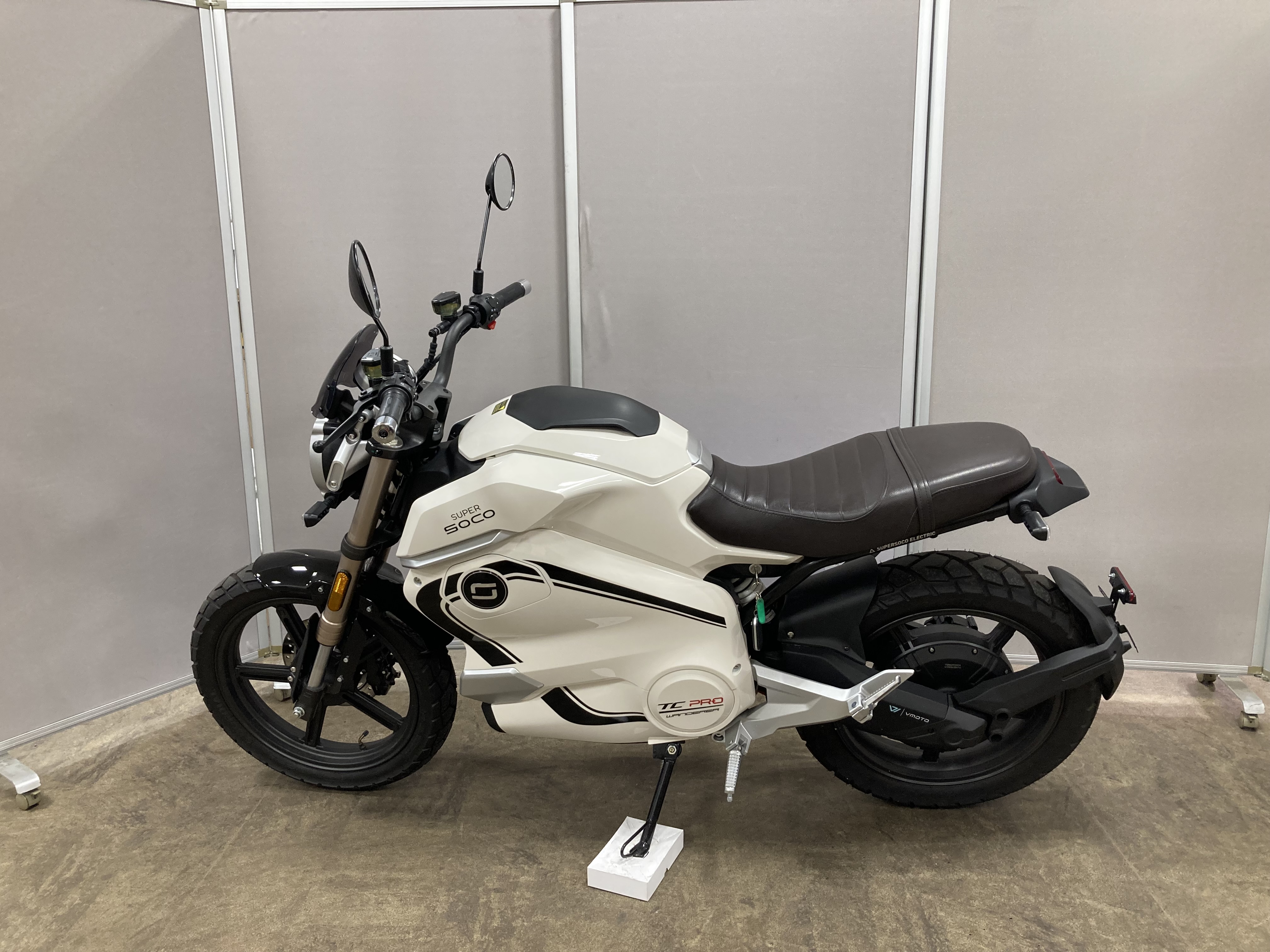 XEAM Vmoto TC WANDERER PRO 1バッテリー ホワイト 2024年式(LYSTCA315R1000089)